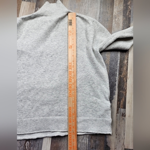 Petite French Bulldog Turtleneck Sweater by LOFT Size Small - Picture 10 of 13